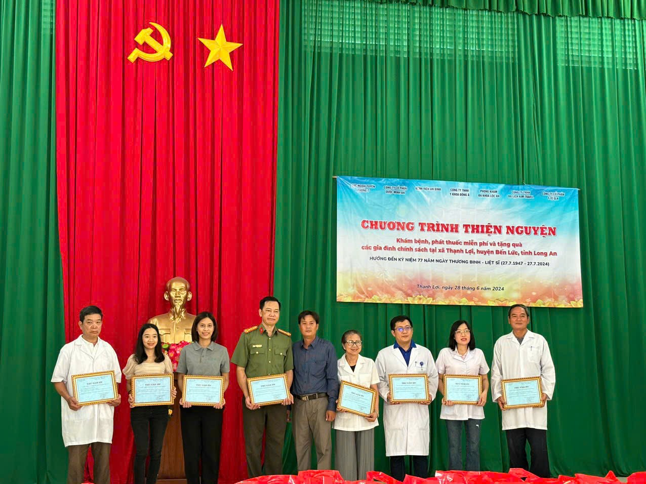 CHƯƠNG TRÌNH THIỆN NGUYỆN - KHÁM BỆNH, PHÁT THUỐC MIỄN PHÍ VÀ TẶNG QUÀ